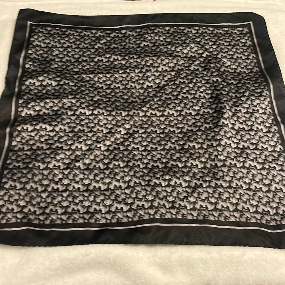 Mc Donald’s scarf